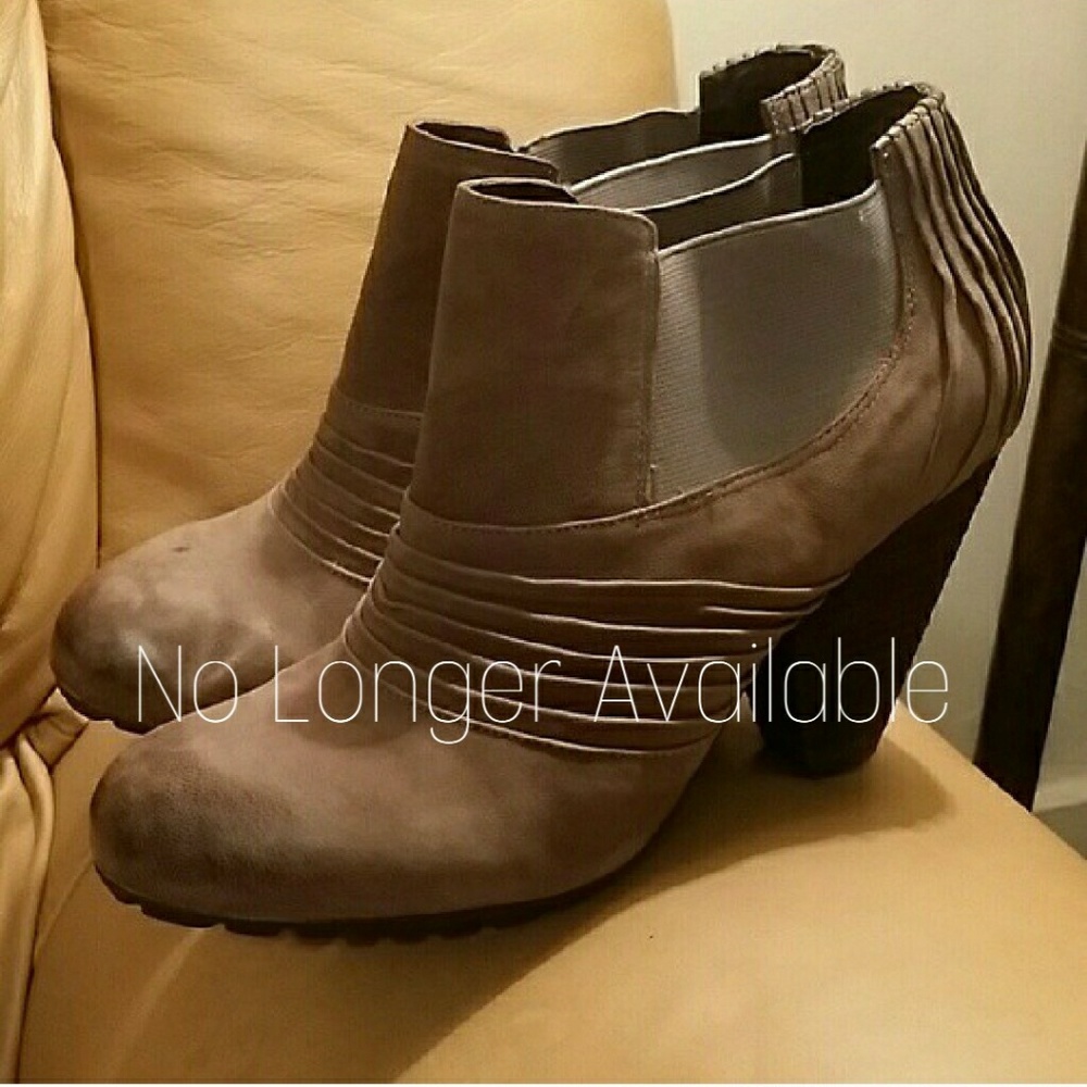 3 Days Only. Vince Camuto Booties - Picture 1 of 8